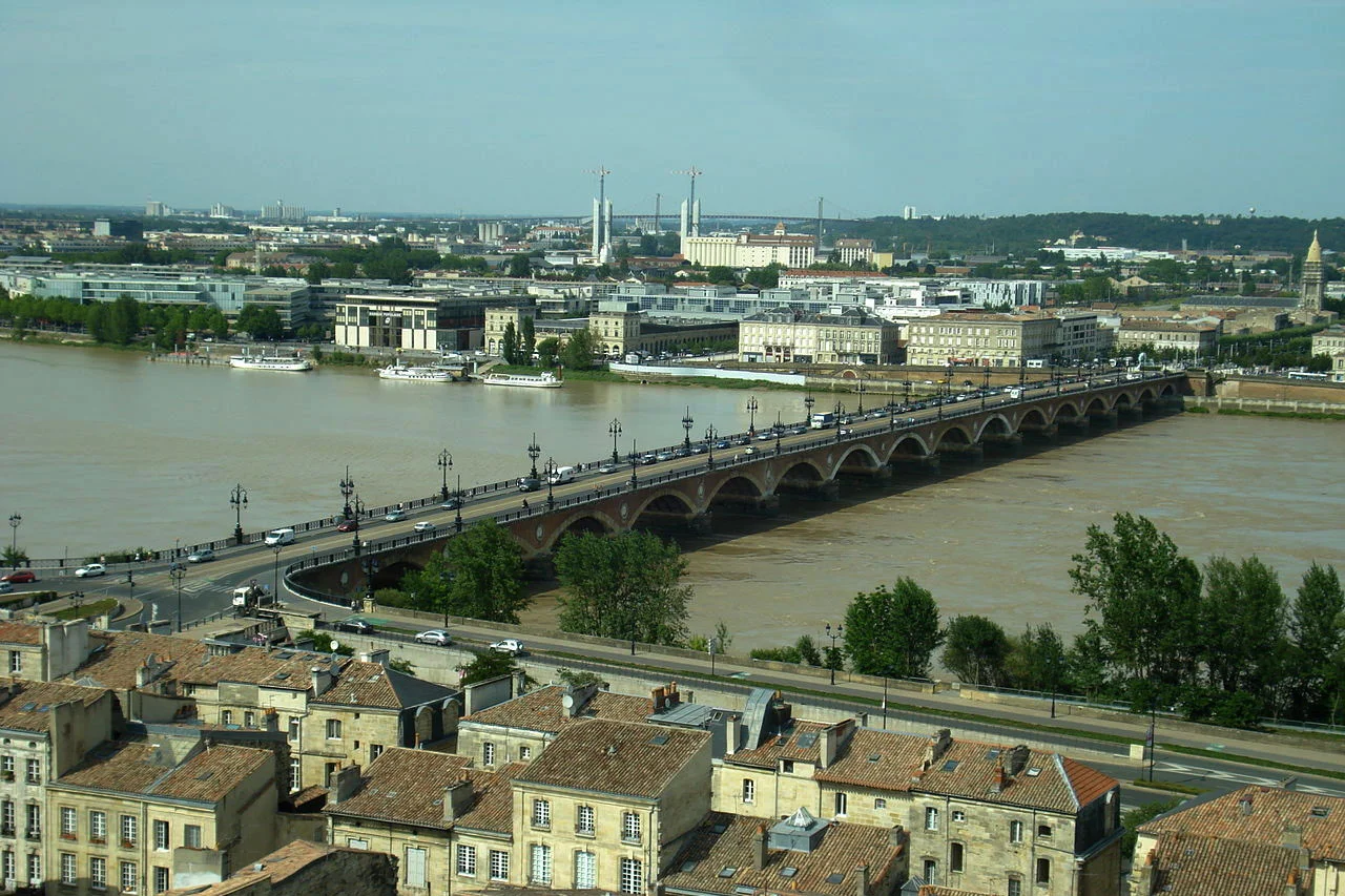 Urgence toiture Bordeaux Bastide