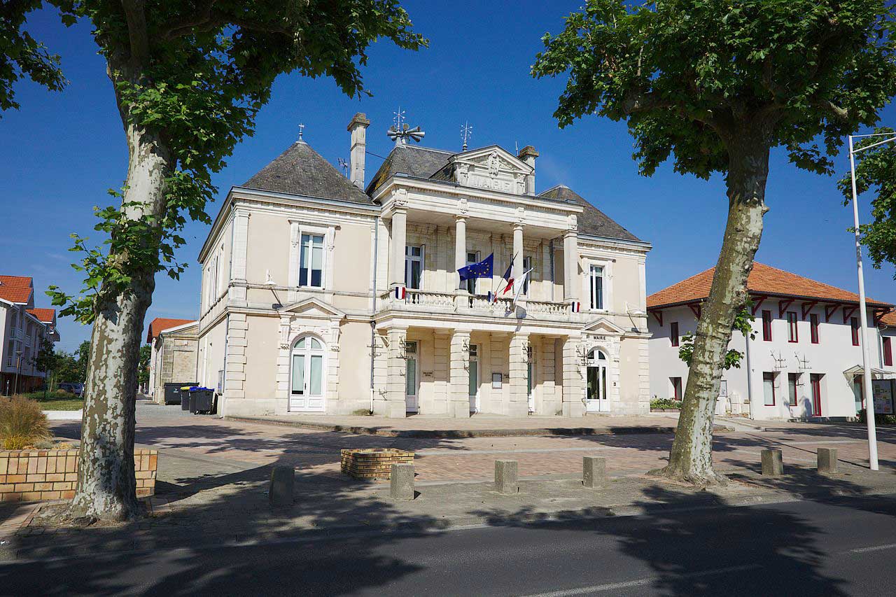 Couvreur Audenge : urgence toiture, réparation toiture, nettoyage toiture et zinguerie.