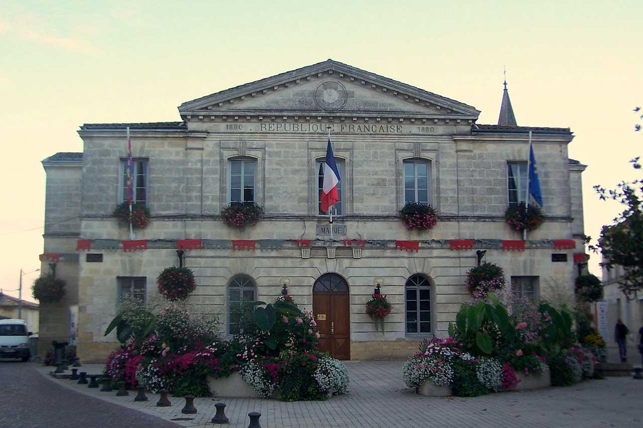 Couvreur Bouliac : urgence toiture, réparation toiture, nettoyage toiture et zinguerie.