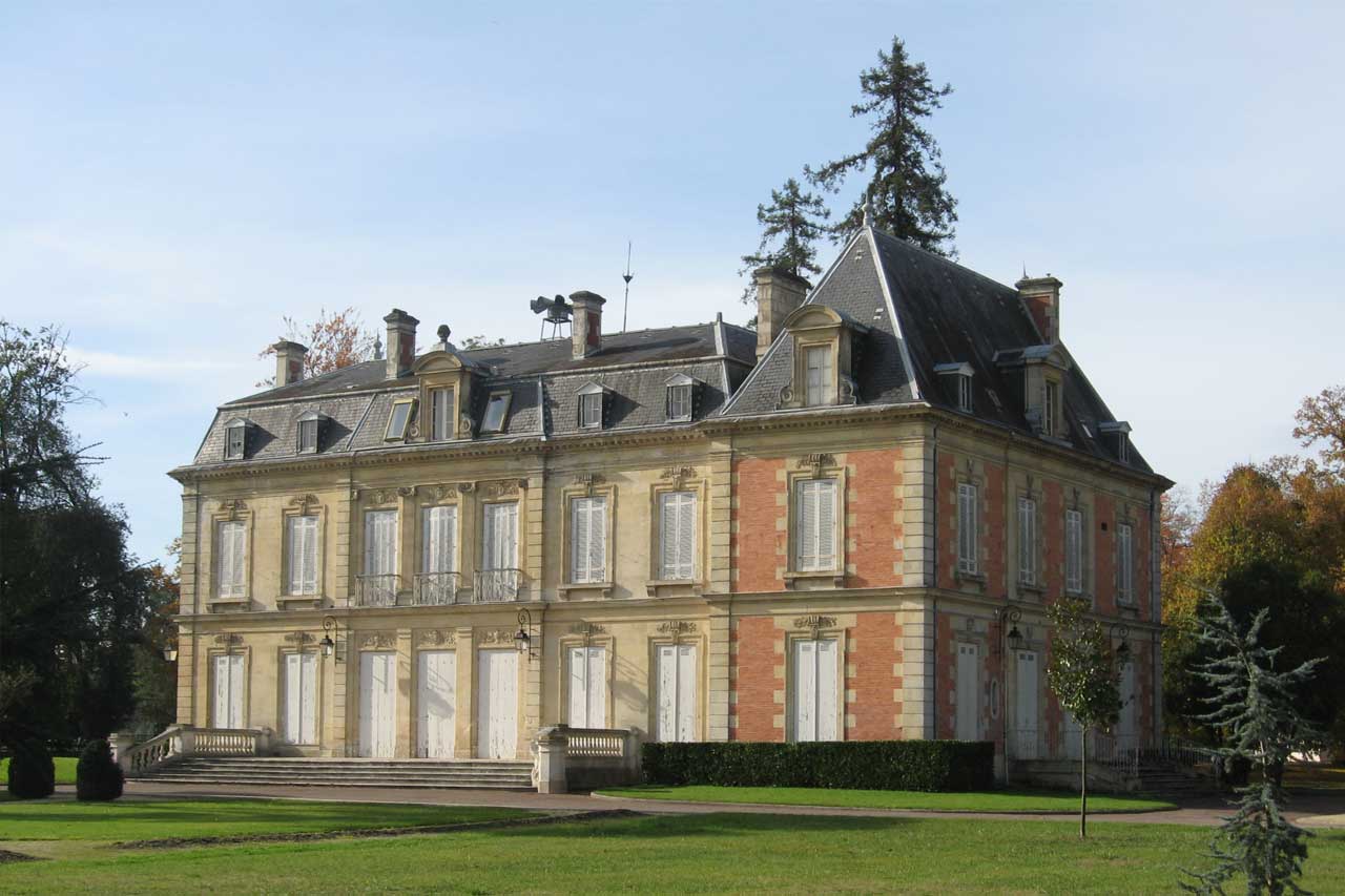 Couvreur Gradignan : urgence toiture, réparation toiture, nettoyage toiture et zinguerie.
