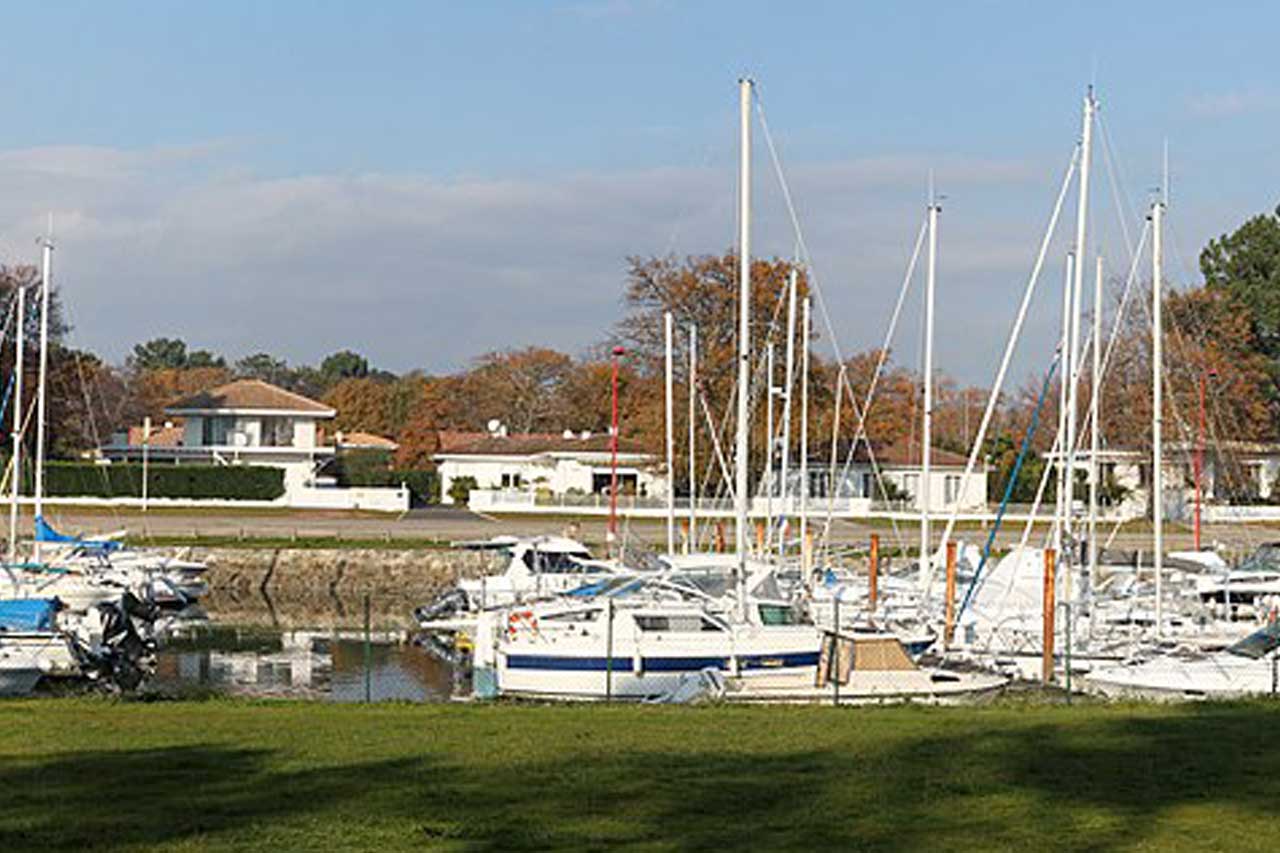 Couvreur Lanton : urgence toiture, réparation toiture, nettoyage toiture et zinguerie.