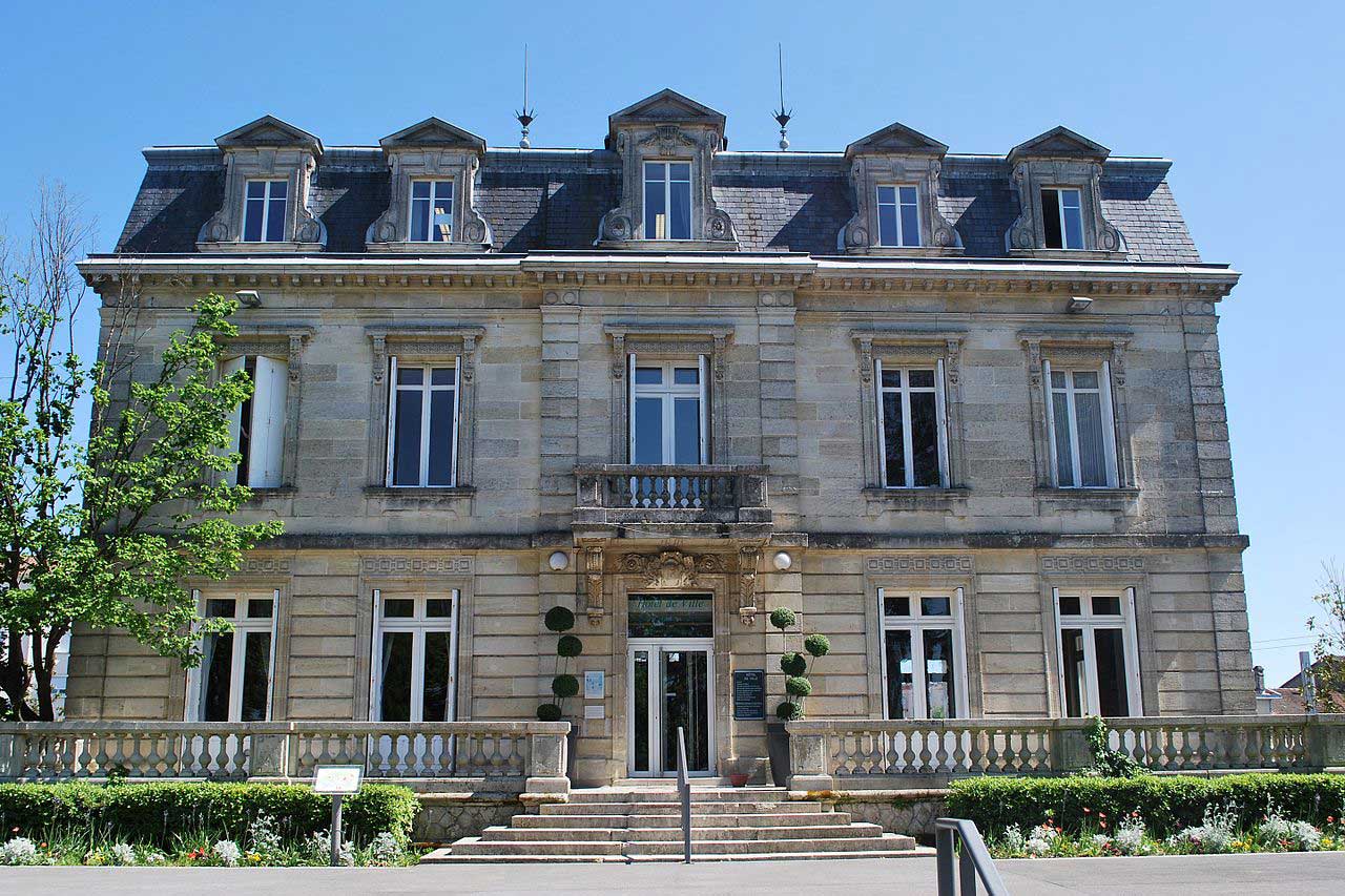 Couvreur Lormont : urgence toiture, réparation toiture, nettoyage toiture et zinguerie.