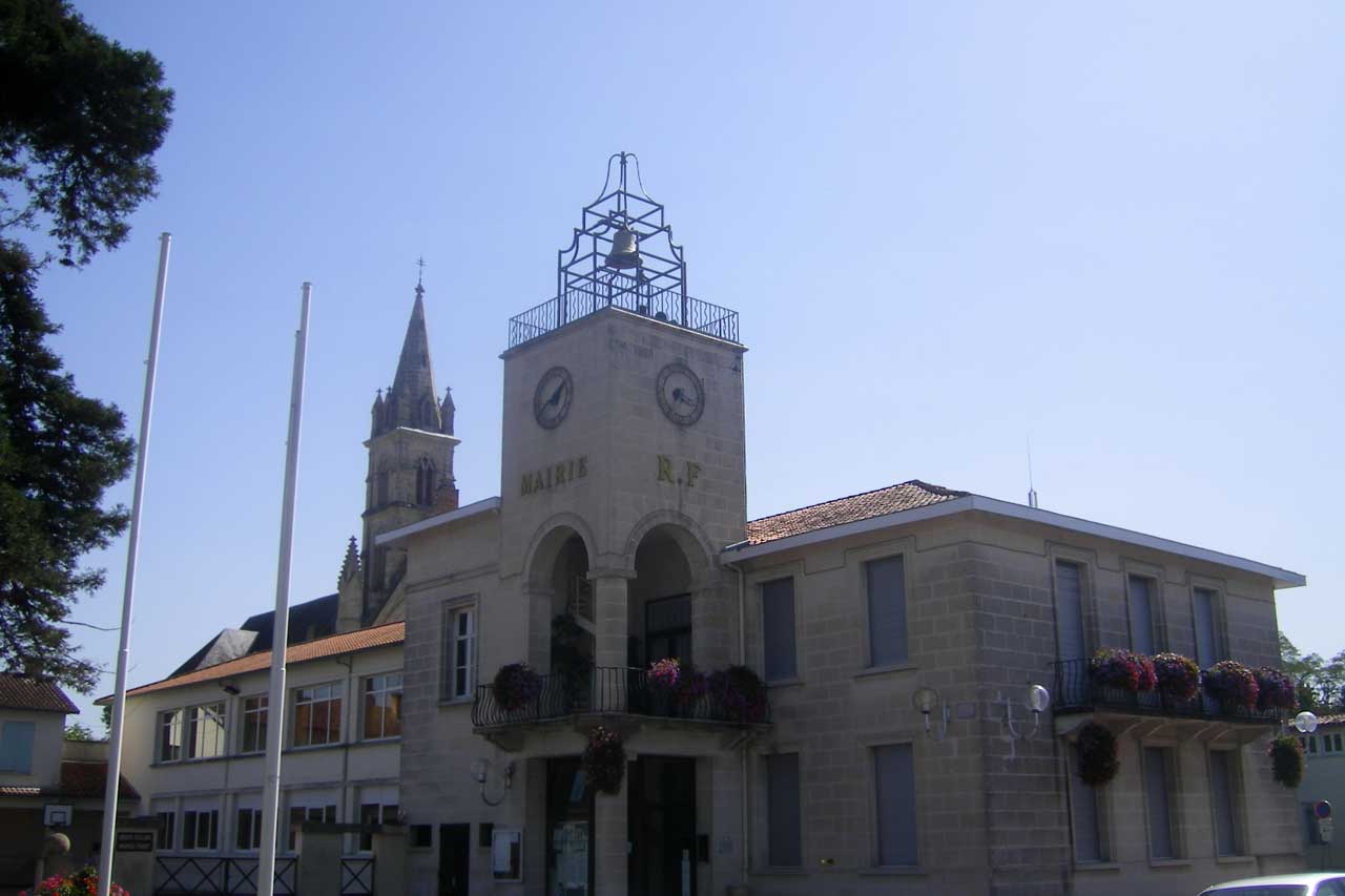 Couvreur Marcheprime : urgence toiture, réparation toiture, nettoyage toiture et zinguerie.