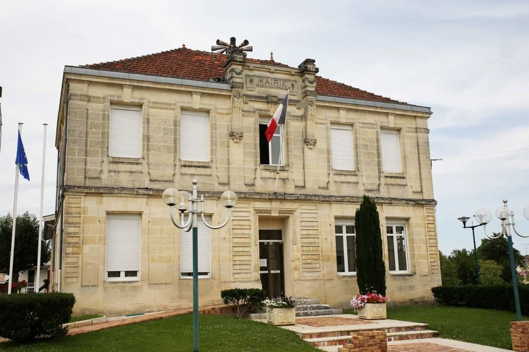 Étanchéité toiture Camblanes et Meynac : nettoyage et réparation de toiture avec Yoan Bouche