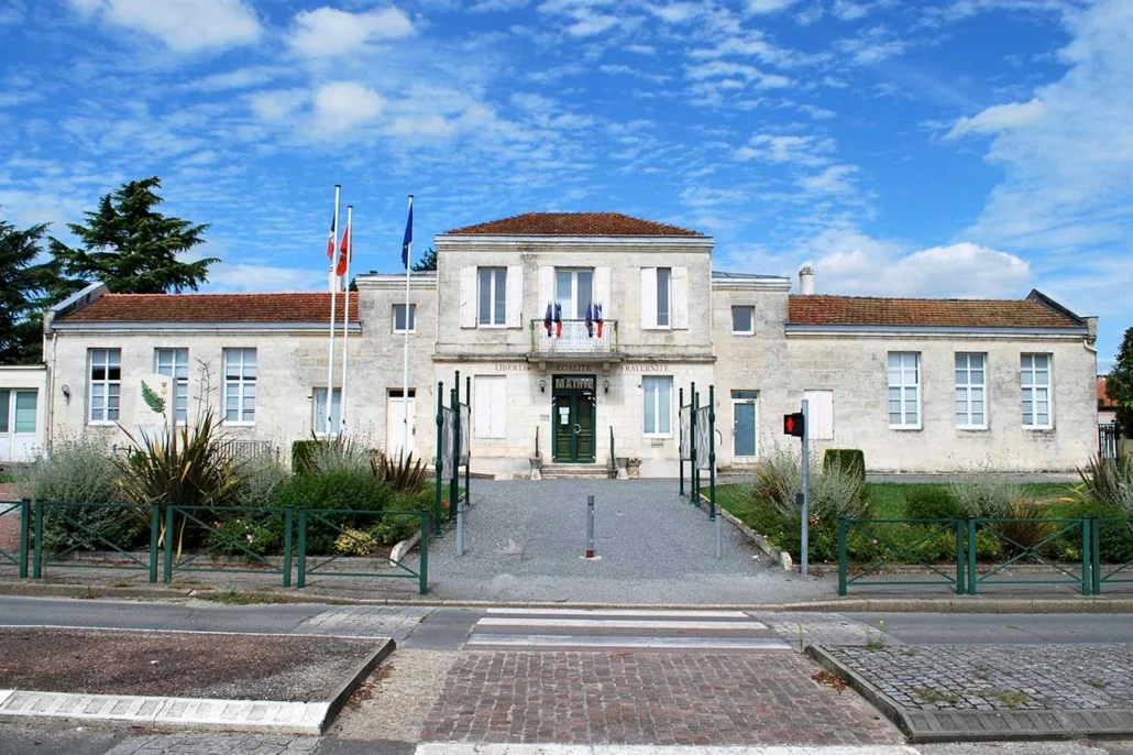 Étanchéité toiture Pompignac : nettoyage et réparation de toiture avec Yoan Bouche
